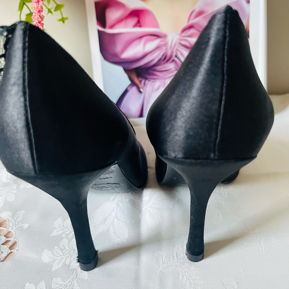 Elegant Black Lace Women's Shoes - Picture 4 of 6